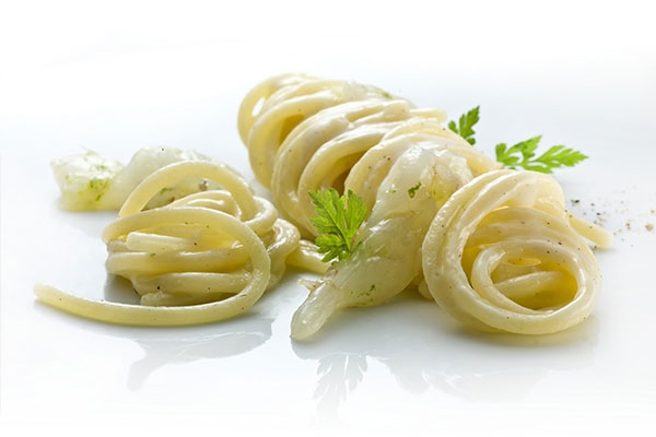 Heinz Beck (La Pergola) - Spaghetti &quot;cacio e pepe&quot; con gamberi bianchi marinati al lime